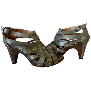 Women's Metallic Olive Strappy Heeled Sandals